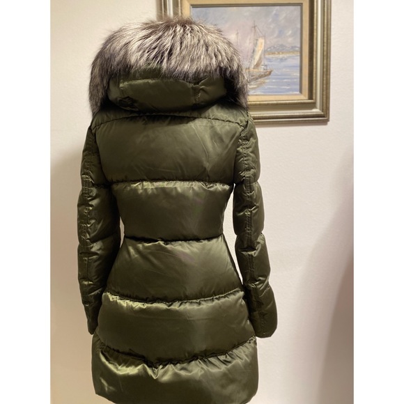 🦋Prada🦋 Puffer Coat with Fox Fur Collar - Picture 2 of 5